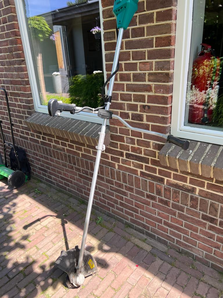 Accu/lader/Ferrex 4 in 1:Heggenschaar, Kettingzaag, Bosmaaie, Ophalen, Gebruikt, 30 tot 50 cm, Elektrisch