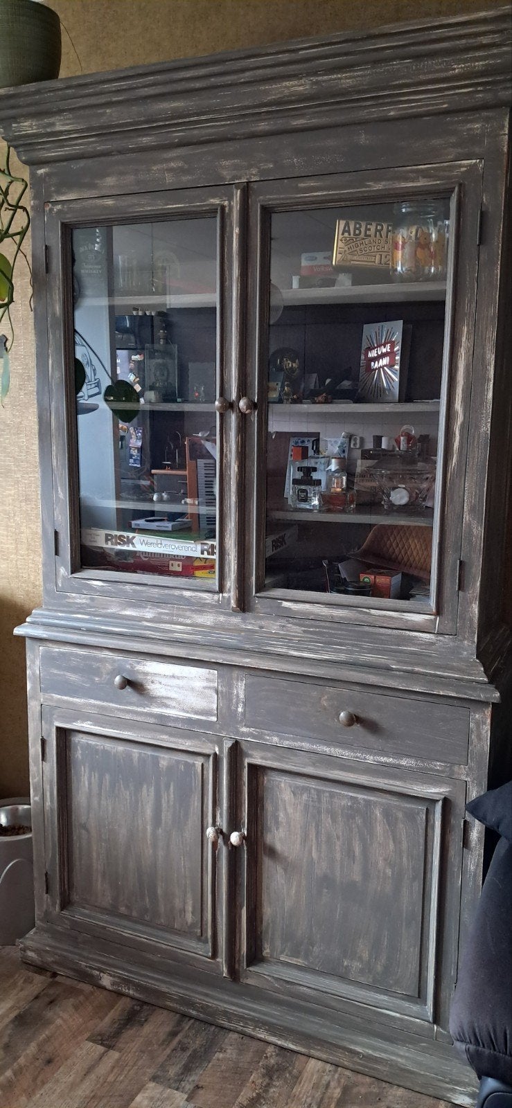 Echt houten kast, heel zwaar, Ophalen