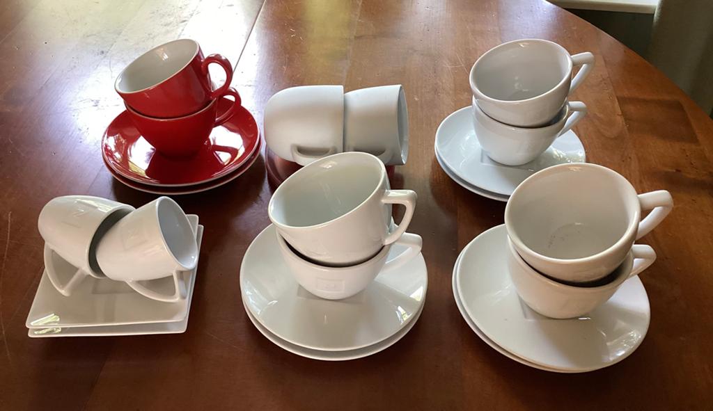 NESPRESSO KOP EN SCHOTEL Koffie / cappuccino, Ophalen of Verzenden, Zo goed als nieuw, Overige stijlen, Kop(pen) en/of Schotel(s)