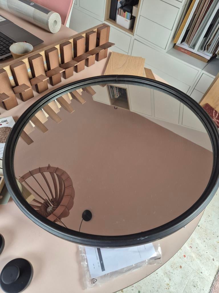 Ronde spiegel met metalen rand - 55 cm, Huis en Inrichting, Woonaccessoires | Spiegels, Ophalen, Gebruikt, Rond, Minder dan 100 cm