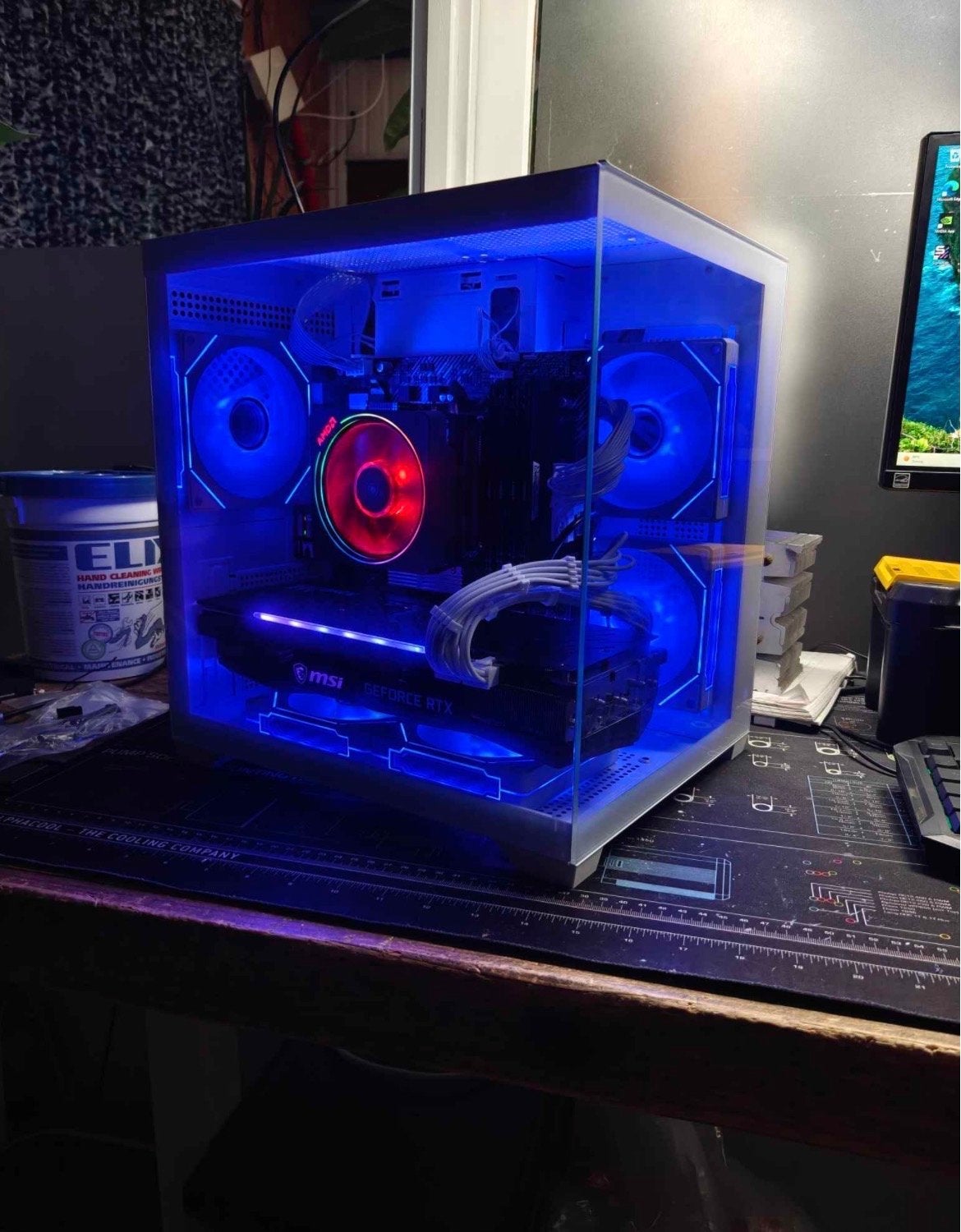 Rtx 3070 8gb gaming PC witte RGB AMD Ryzen 7 32gb M2, Computers en Software, Ophalen of Verzenden, Zo goed als nieuw, Gaming, SSD