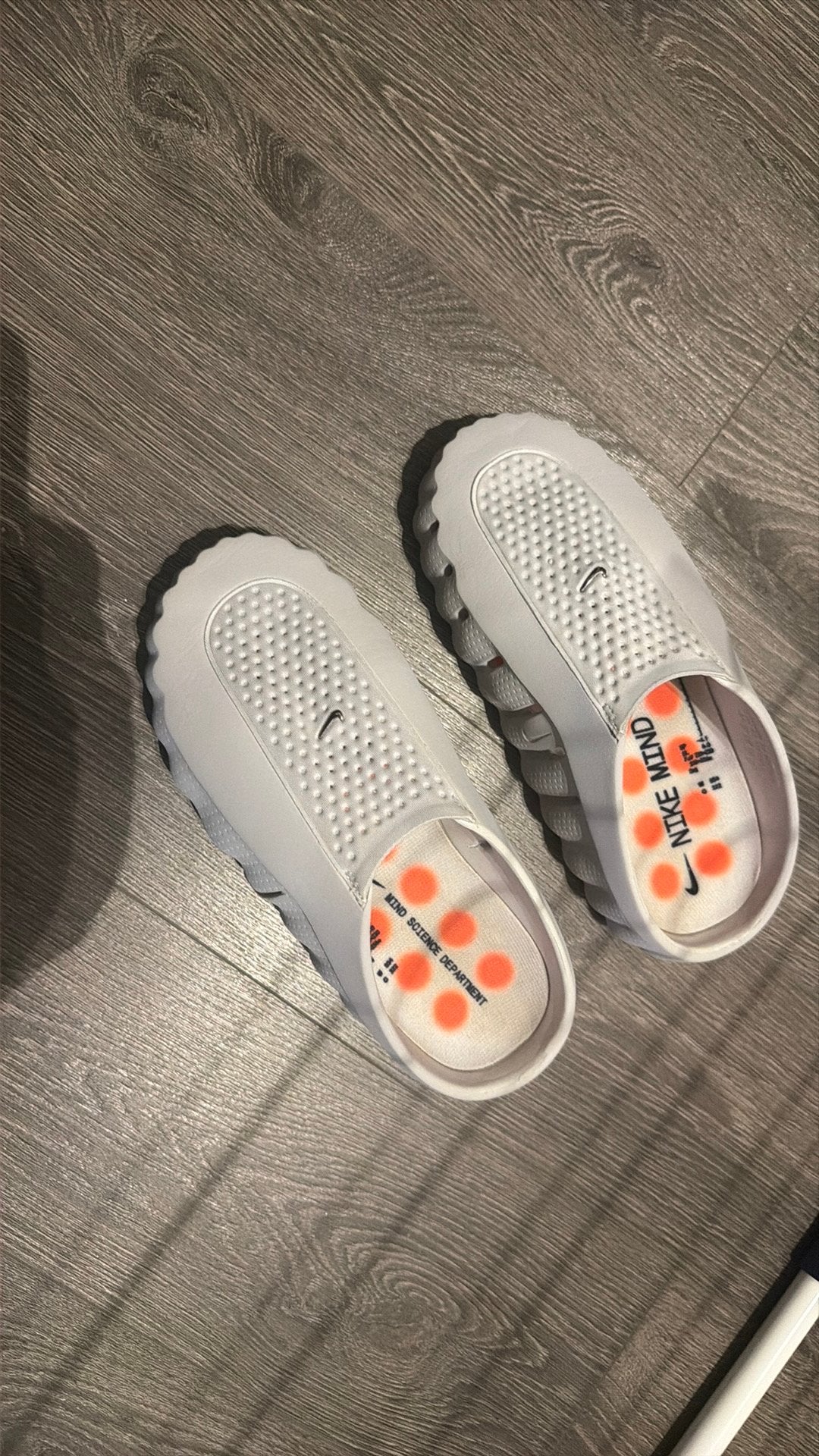 Nike Mind 001 Slide Light Smoke Grey - slippers, Slippers, Wit, Ophalen of Verzenden, Zo goed als nieuw