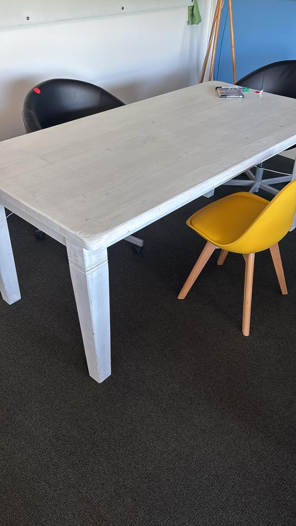 Robuuste witte houten eettafel - Gebruikt, Gebruikt, 100 tot 150 cm, Vier personen, Rechthoekig