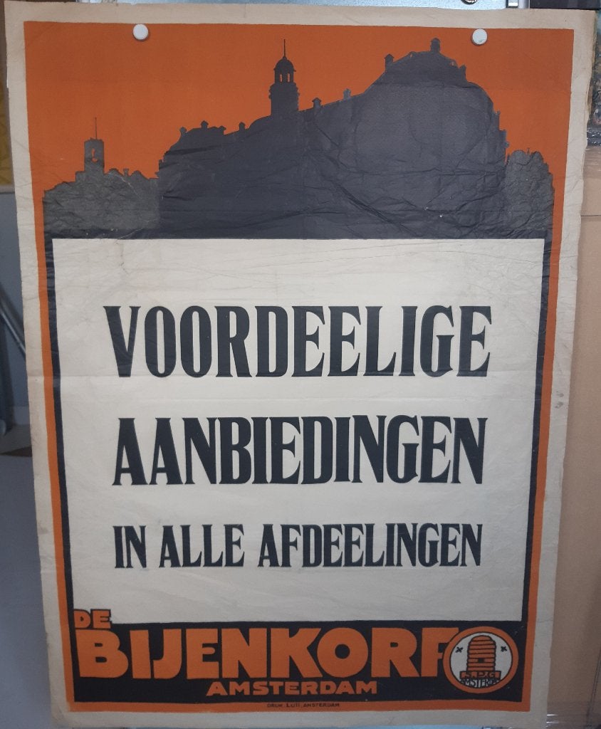 Originele zeer oude Poster Bijenkorf Amsterdam, Verzamelen, Ophalen of Verzenden, A1 t/m A3, Overige onderwerpen, Rechthoekig Staand