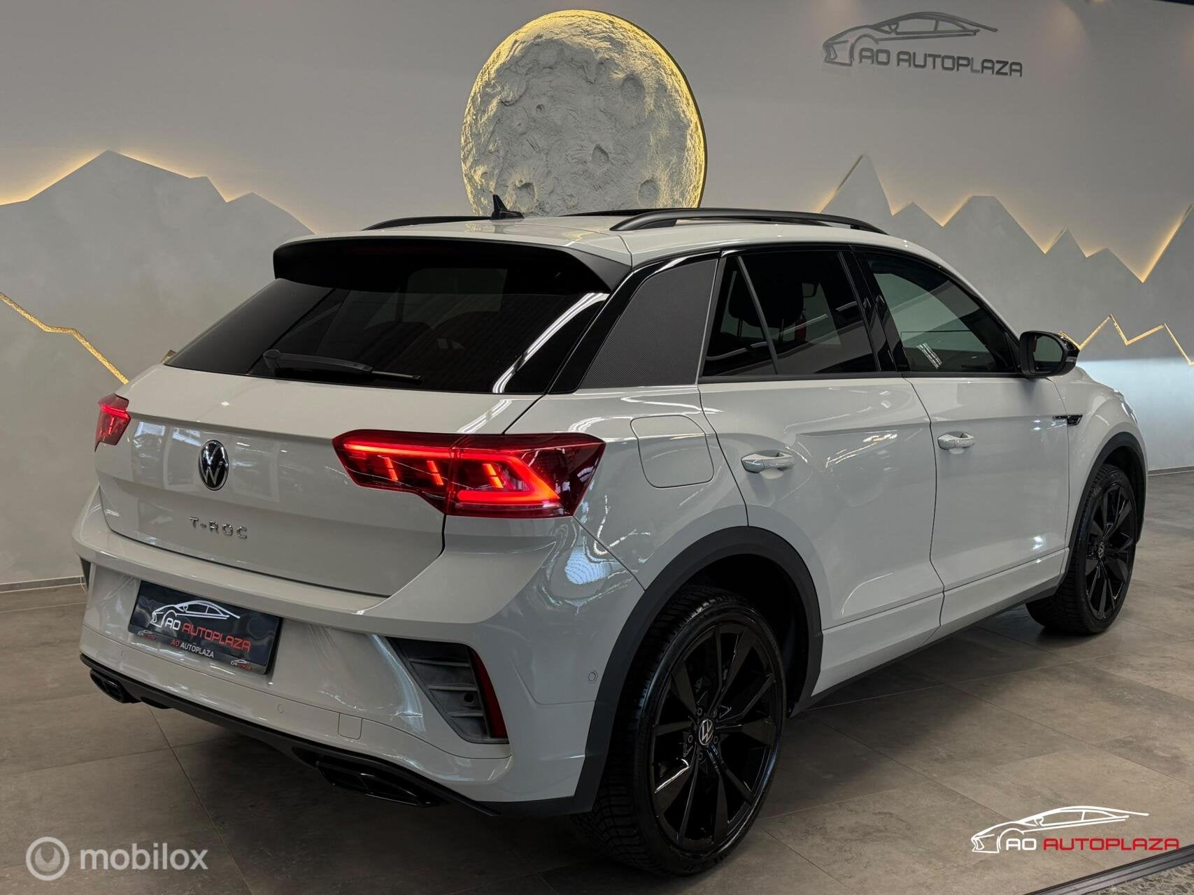 Volkswagen T-Roc 1.5 TSI 3X R-Line Panorama/Keyless/Matrix/A, Auto's, Volkswagen, 1258 kg, 1498 cc, Zwart, 4 cilinders