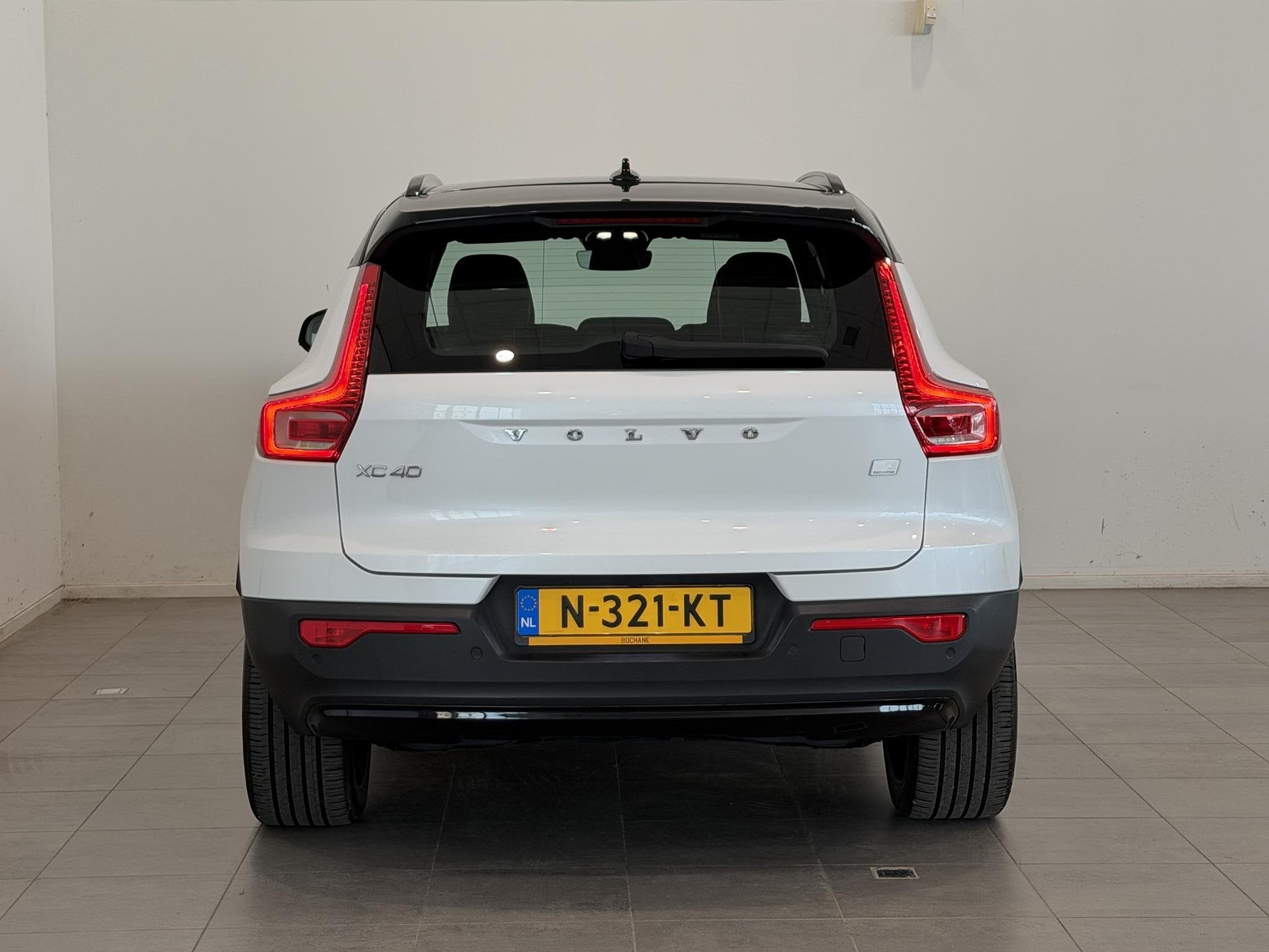 Volvo XC40 Recharge P8 AWD R-Design | 93,2% SOH | Harman Kar, Auto's, 34 min, Gebruikt, Met garantie (alle), Wit