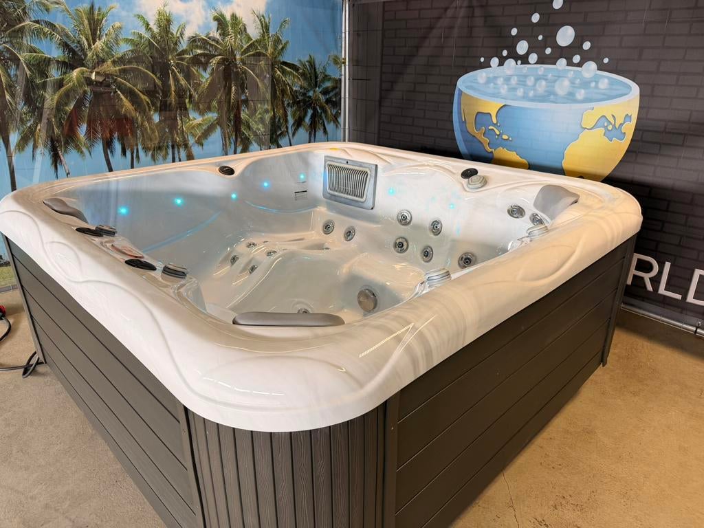 Wellis spa Venus 6 persoons 230V 16A, Ophalen, Zo goed als nieuw, Filter