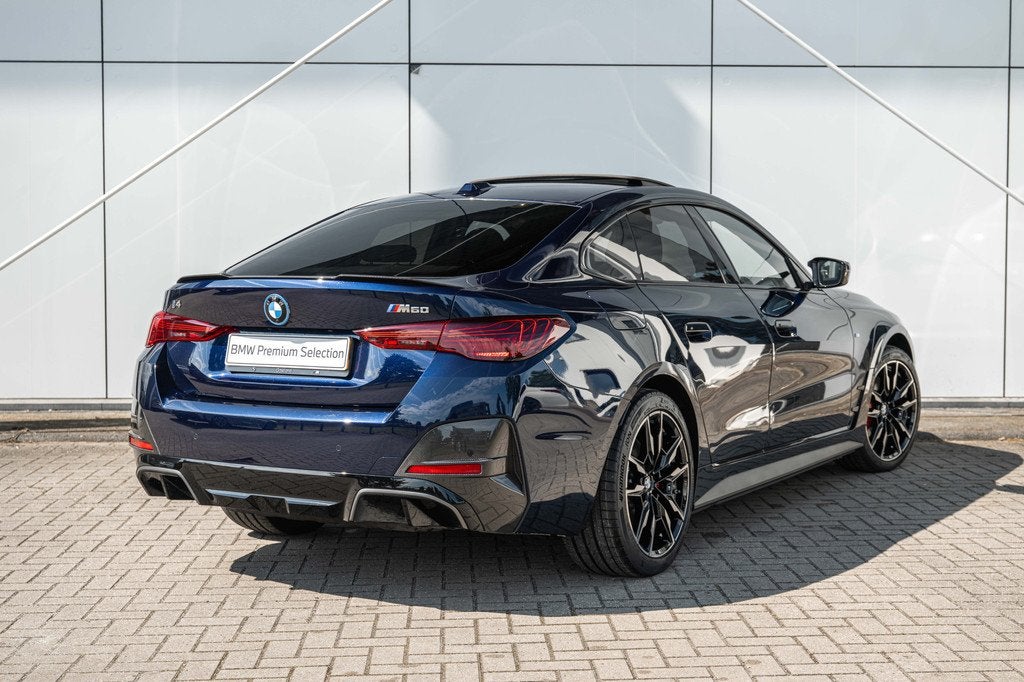 BMW i4 M60 M Sport / Schuif-Kanteldak / Comfort Access / Sto, Auto's, BMW, Automatische klimaatregeling, Gebruikt, Zwart, Met garantie (alle)