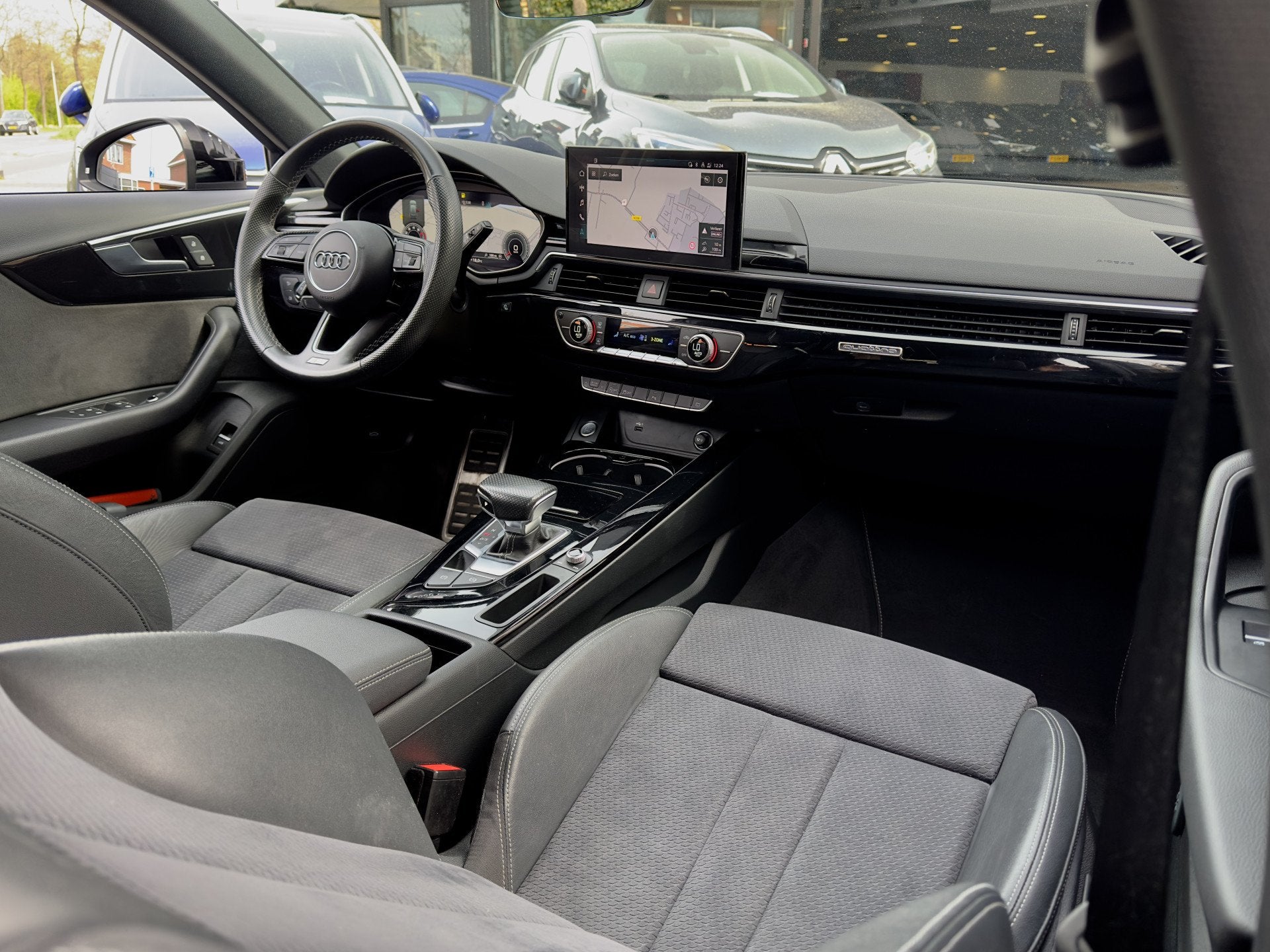 Audi A4 Avant 40 TFSI AUT7 QUATTRO S-LINE COMPETITION EDITIO, Auto's, Automaat, Dealer onderhouden, Gebruikt, Euro 6