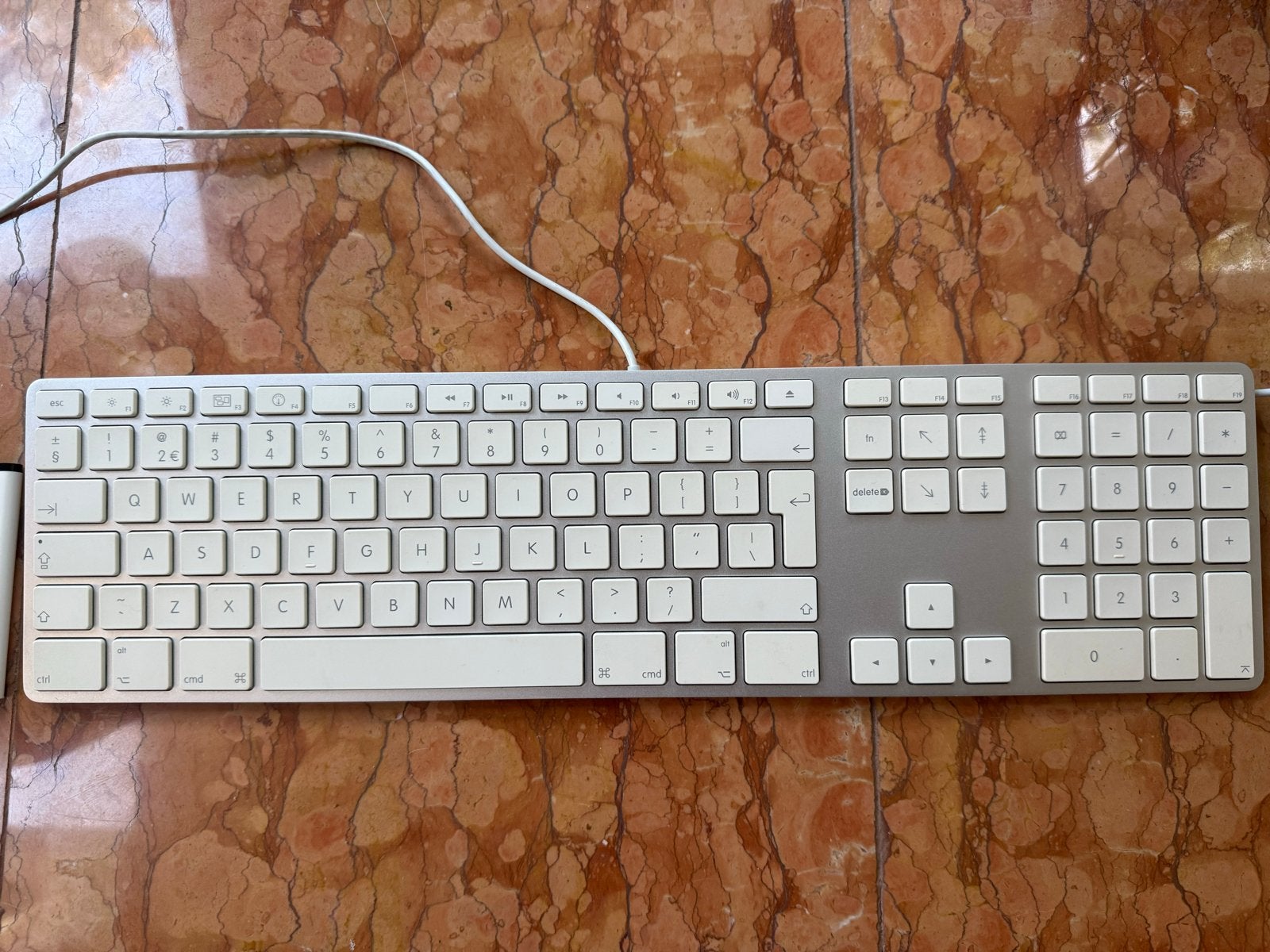 Apple Wired Keyboard (numeriek), Mighty Mouse & Remote, Computers en Software, Toetsenborden, Zo goed als nieuw, Numeriek, Bedraad