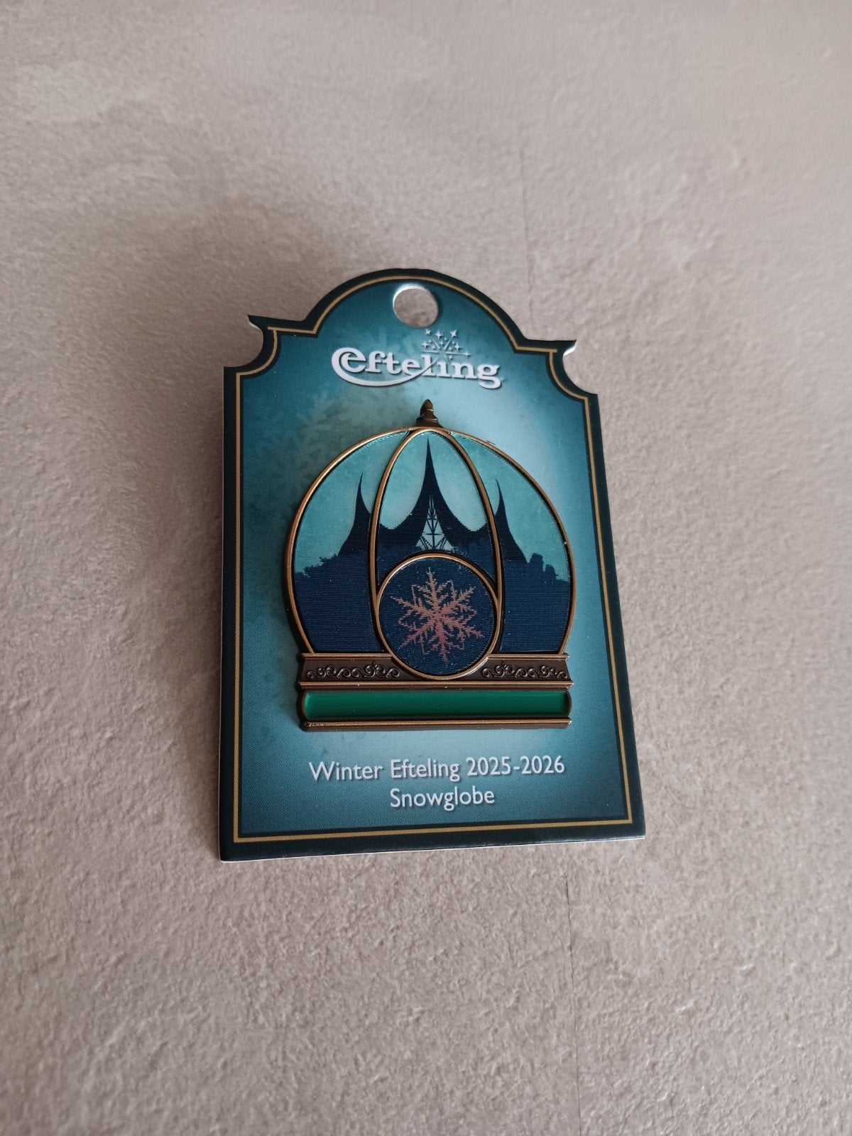 Efteling winter Efteling pin 2025 2026, Ophalen of Verzenden, Nieuw, Button of Speldje