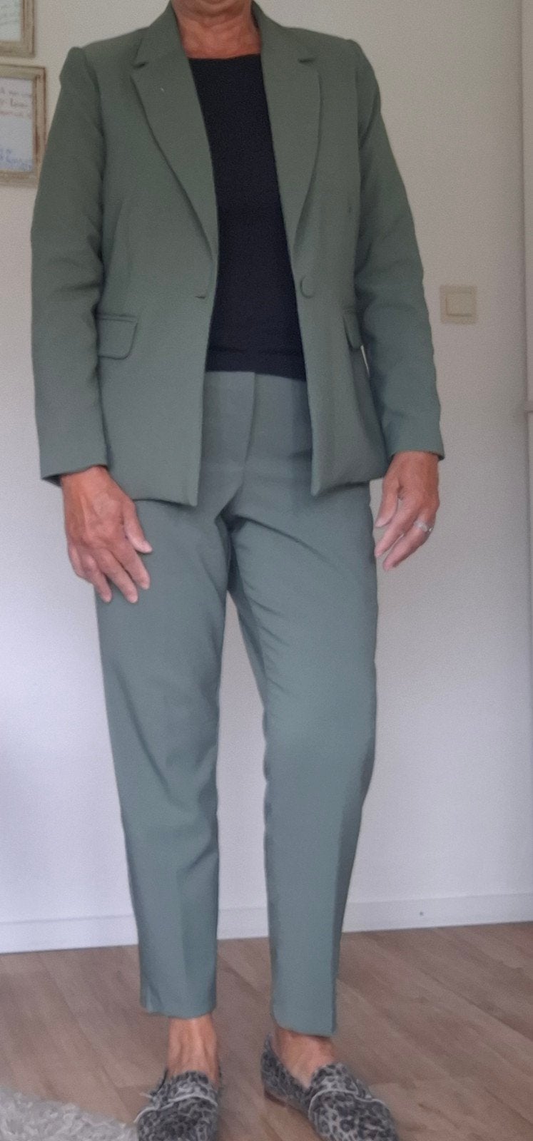 Leuk groen pak msmode mt 44, Kostuum of Pak, Maat 42/44 (L), Ophalen of Verzenden, Zo goed als nieuw