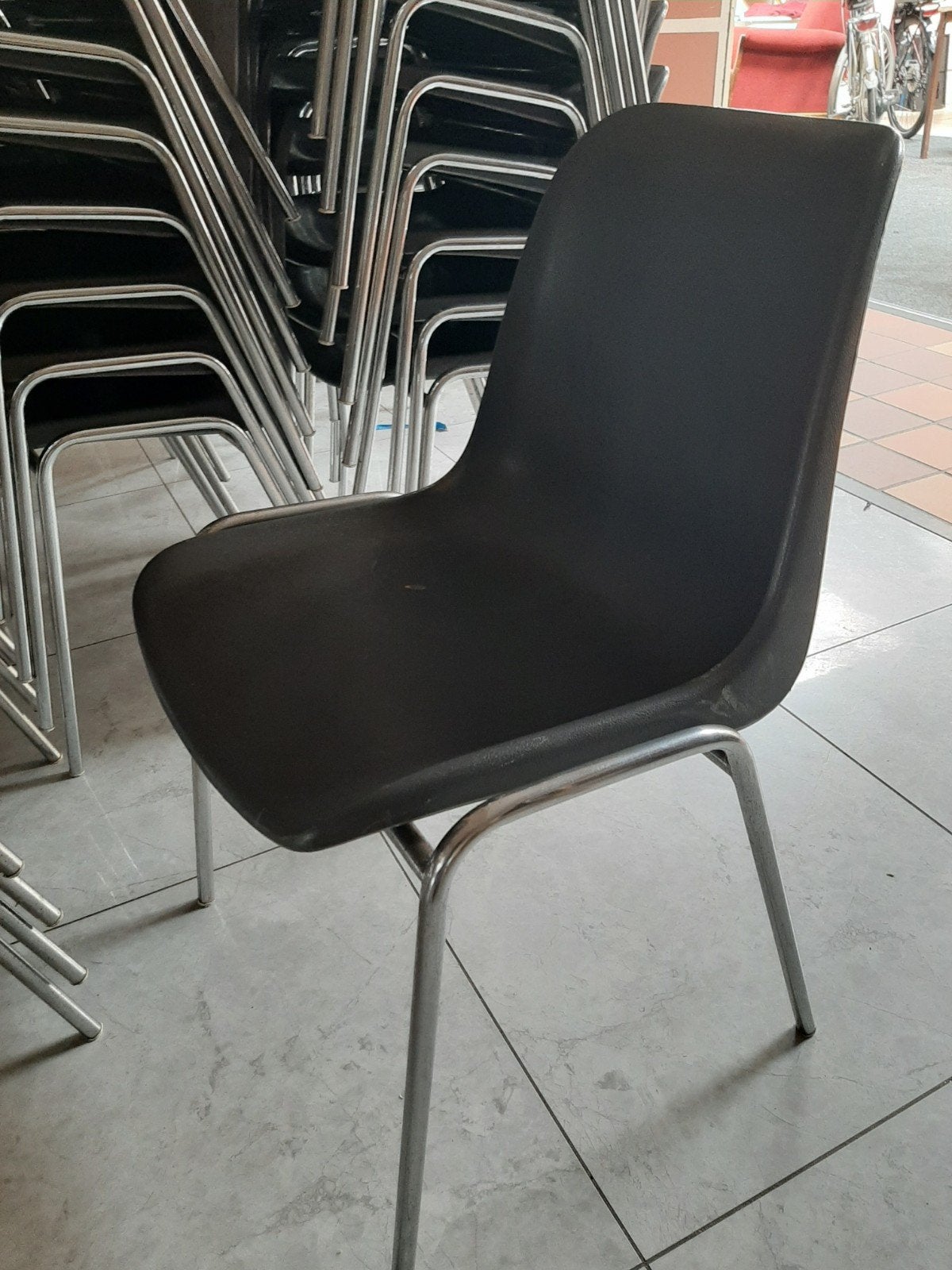 60 stapel kantine stoelen, Ophalen, Bruin, Vijf, Zes of meer stoelen