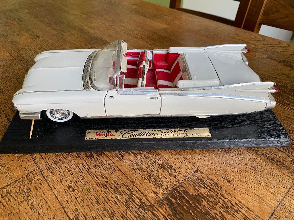 Cadillac Eldorado Biarritz 1959 Maisto, Hobby en Vrije tijd, Modelauto's | 1:18, Ophalen of Verzenden, Gebruikt, Auto, Maisto
