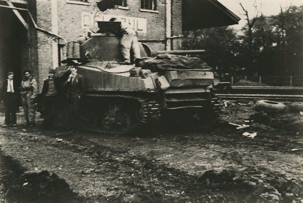 delfzijl, Ophalen of Verzenden, 1940 tot 1960, Zo goed als nieuw, Foto