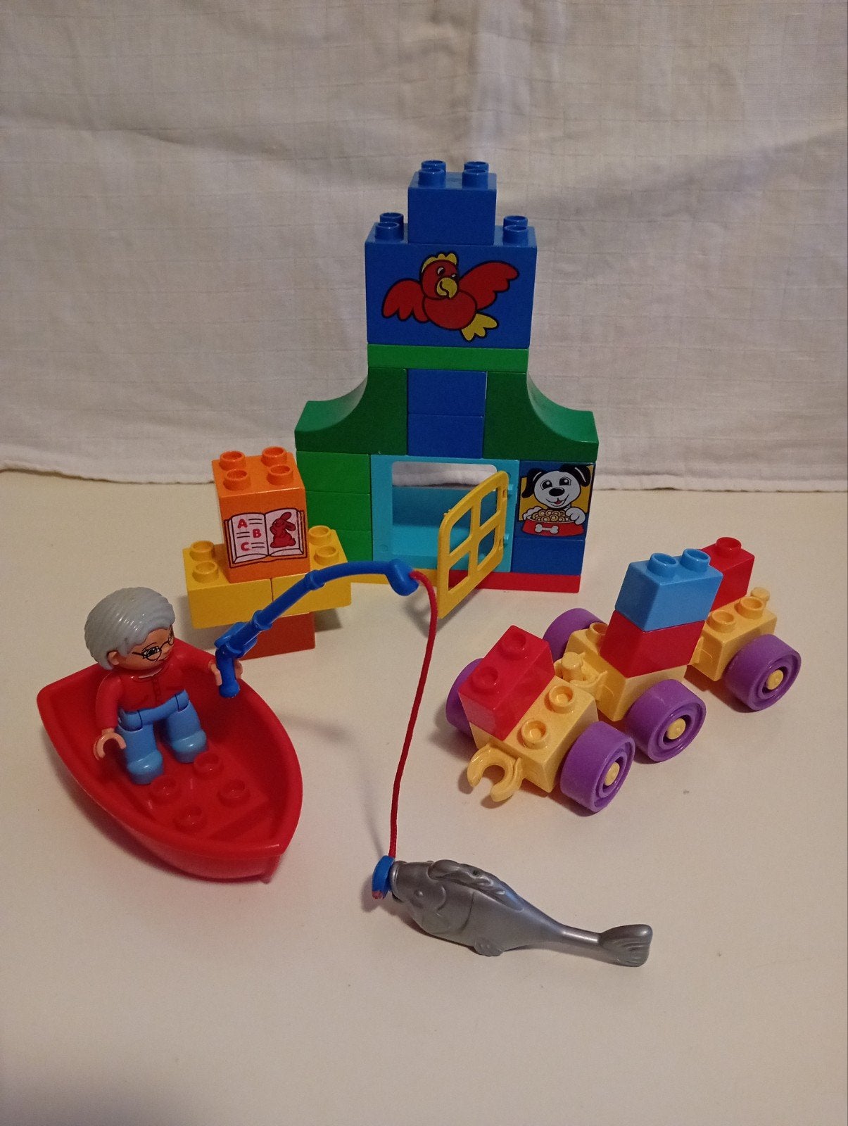 Lego Duplo set met huis, auto en visser, Ophalen of Verzenden, Gebruikt, Overige merken