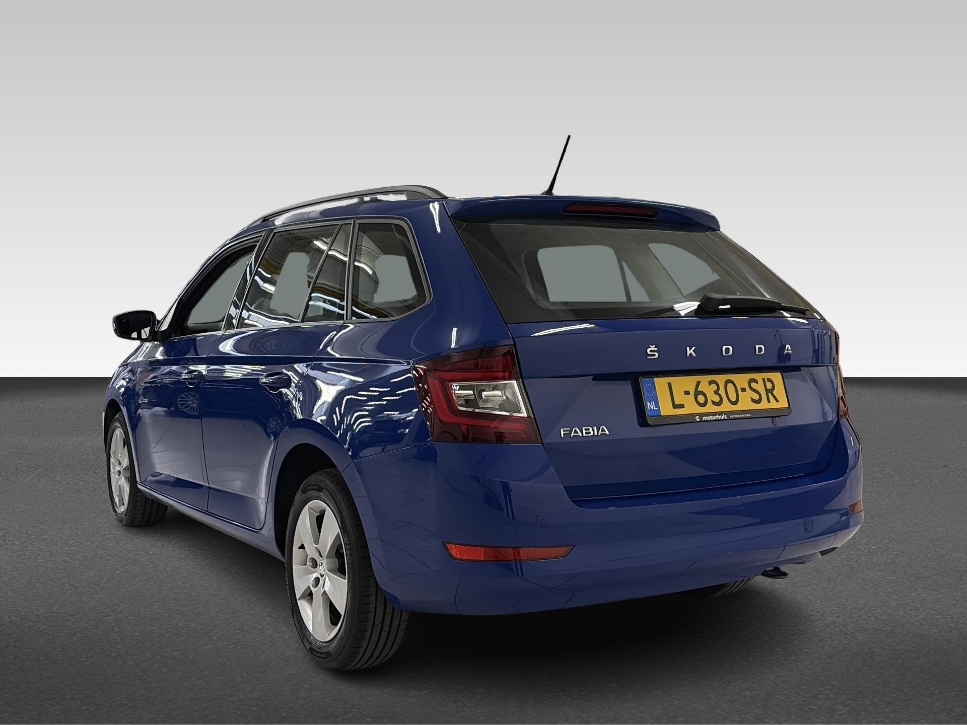 Skoda Fabia Combi 1.0 TSI Ambition, Auto's, Gebruikt, Euro 6, 95 pk, 1036 kg