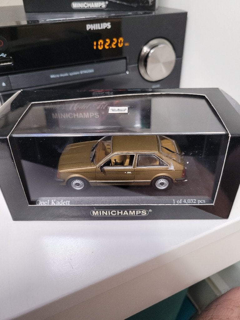 opel kadett d brown mett. 1979 minichamps 1:43, Hobby en Vrije tijd, Modelauto's | 1:43, Ophalen of Verzenden, Zo goed als nieuw