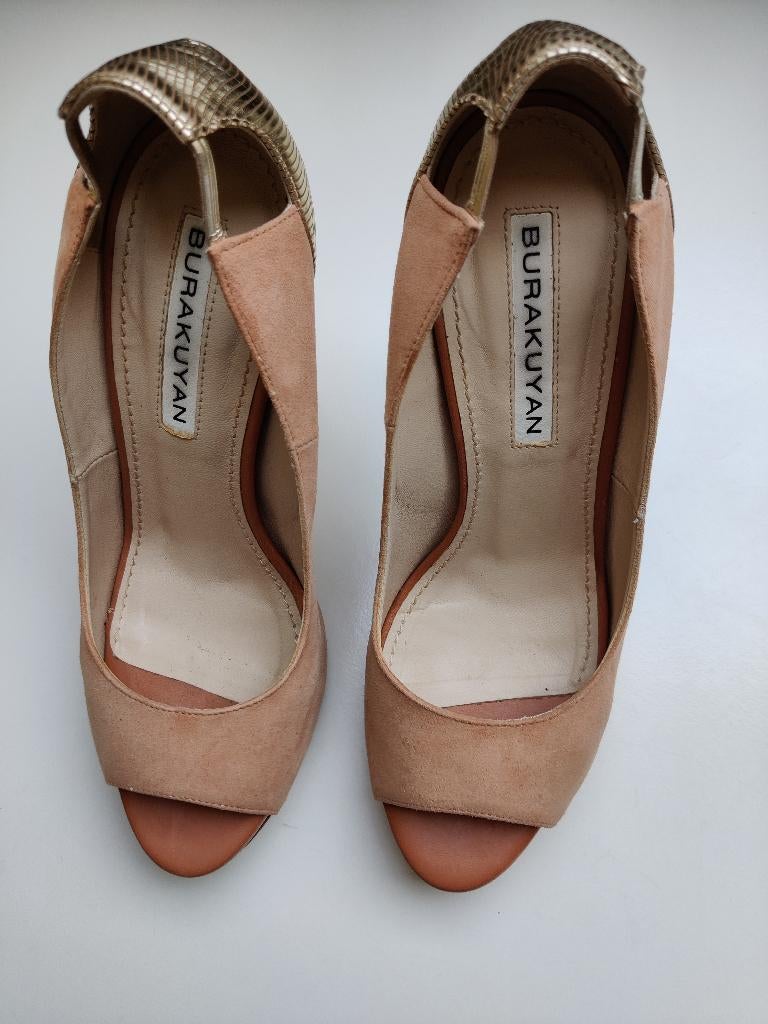 Pump, peeptoe, merk Burakhuyan, maat 38, Kleding | Dames, Schoenen, Pumps, Beige, Ophalen of Verzenden, Zo goed als nieuw