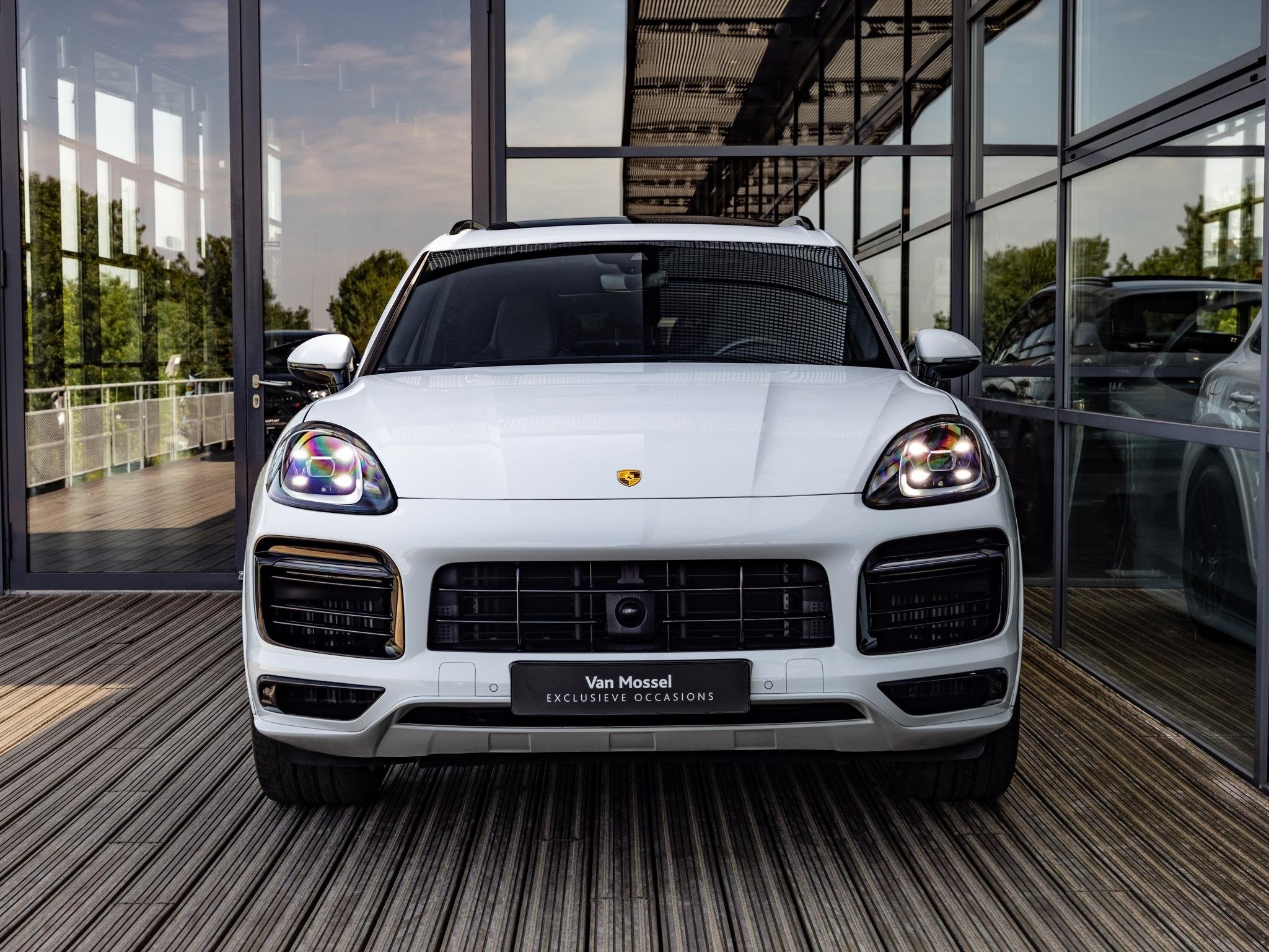 Porsche Cayenne 3.0 E-Hybrid Platinum Edition | SPORTDESIGN, 14 kWh, 2995 cc, Wit, Bedrijf