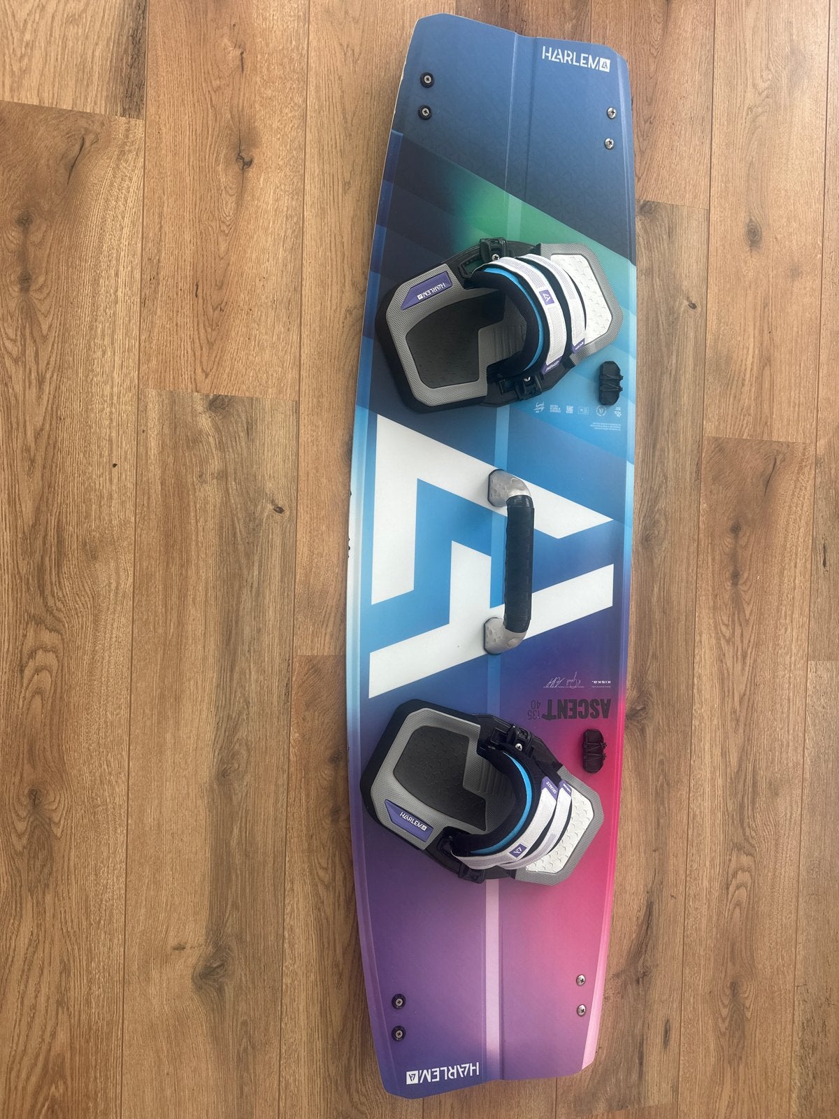 Harlem Ascent Twintip Kiteboard 135x40, Gebruikt, Twintip, Kiteboard, Ophalen of Verzenden