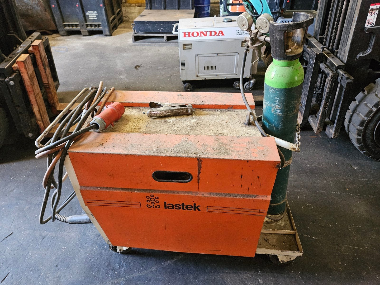 Lastek Lastimig 31C MIG/MAG Lasapparaat met Gasfles, Doe-het-zelf en Verbouw, Gereedschap | Lasapparaten, Ophalen of Verzenden