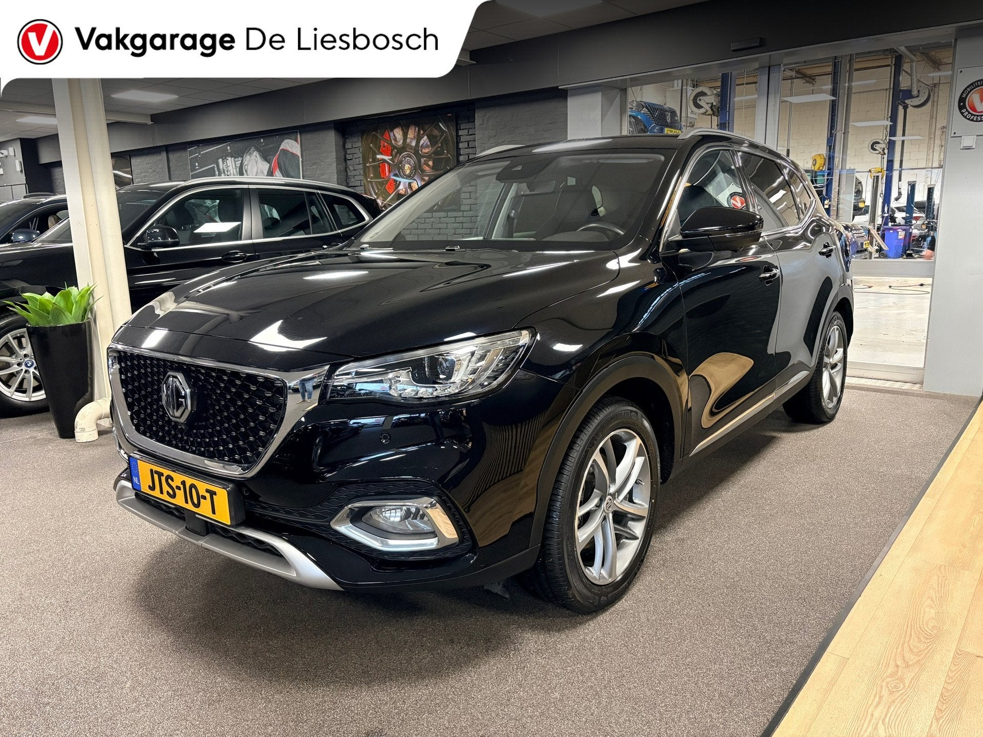 MG EHS 1.5 TGDI Luxury / Leder / Panoramadak / 360camera, Auto's, 12 maanden, Gebruikt, 4 cilinders, Zwart
