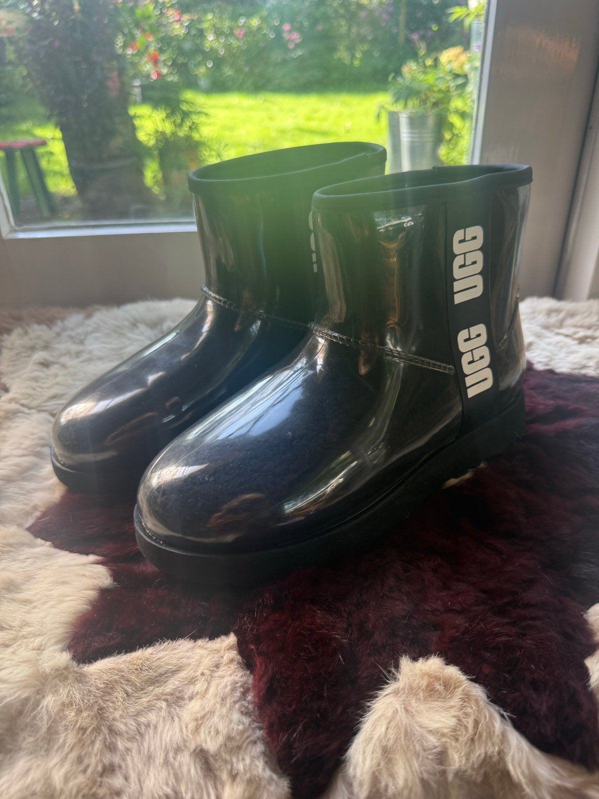 Ugg waterdichte laarzen maat 39, Kleding | Dames, Ophalen of Verzenden, Gedragen, Zwart, Regenlaarzen