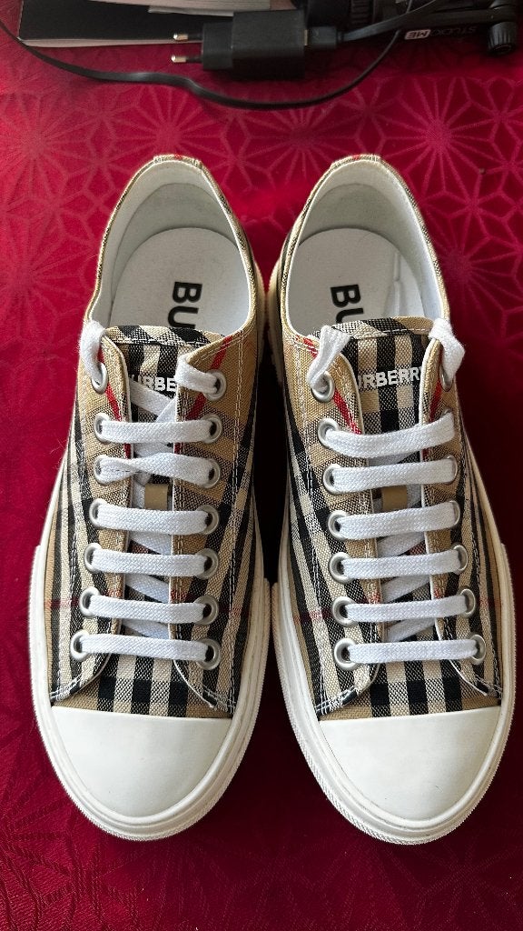Originele Burberry sneakers (Maat 40), Overige kleuren, Ophalen of Verzenden, Burberry, Sneakers of Gympen