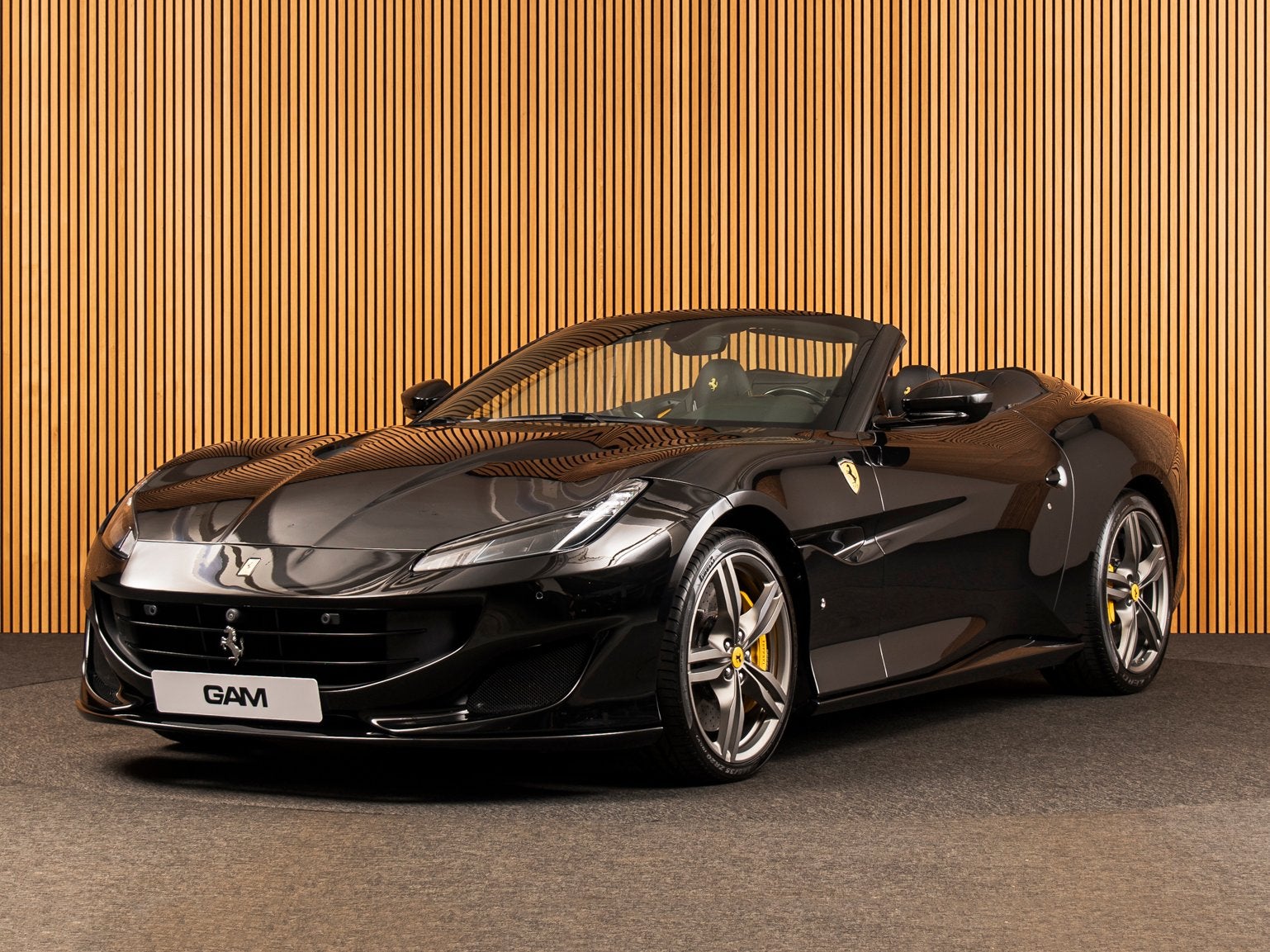 Ferrari Portofino 3.9 V8 HELE CARBON INTERIOR | JBL | PASSEN, Auto's, Automaat, Gebruikt, Cabriolet, Zwart