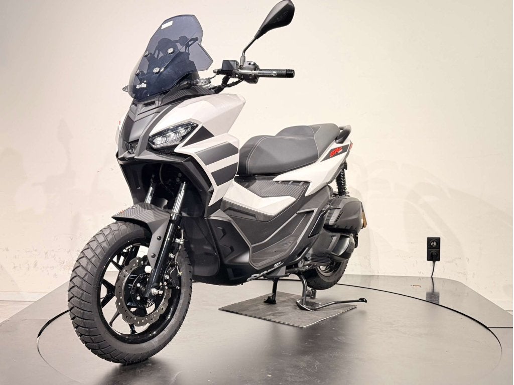 Aprilia Scooter SR GT 200 | 12-2025 | 300KM, Piaggio & C. SpA, Scooter, Bedrijf, 11 kW of minder