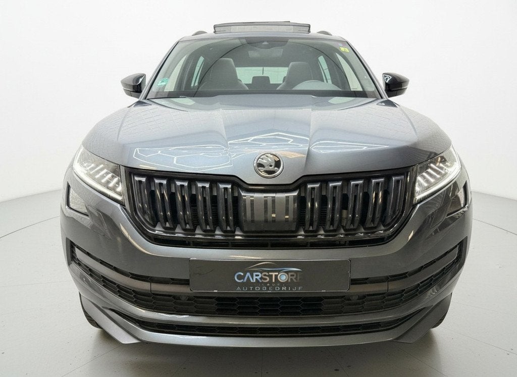 Skoda Kodiaq 2.0 TSI 4x4 SPORTLINE PANO VIRTUAL 7 PERSOONS, Gebruikt, Zwart, 1984 cc, 7 stoelen