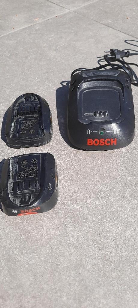 2 Bosch accu's plus oplader voor boormachine PSR 14,4 LI-2, Ophalen, Gebruikt, Overige typen