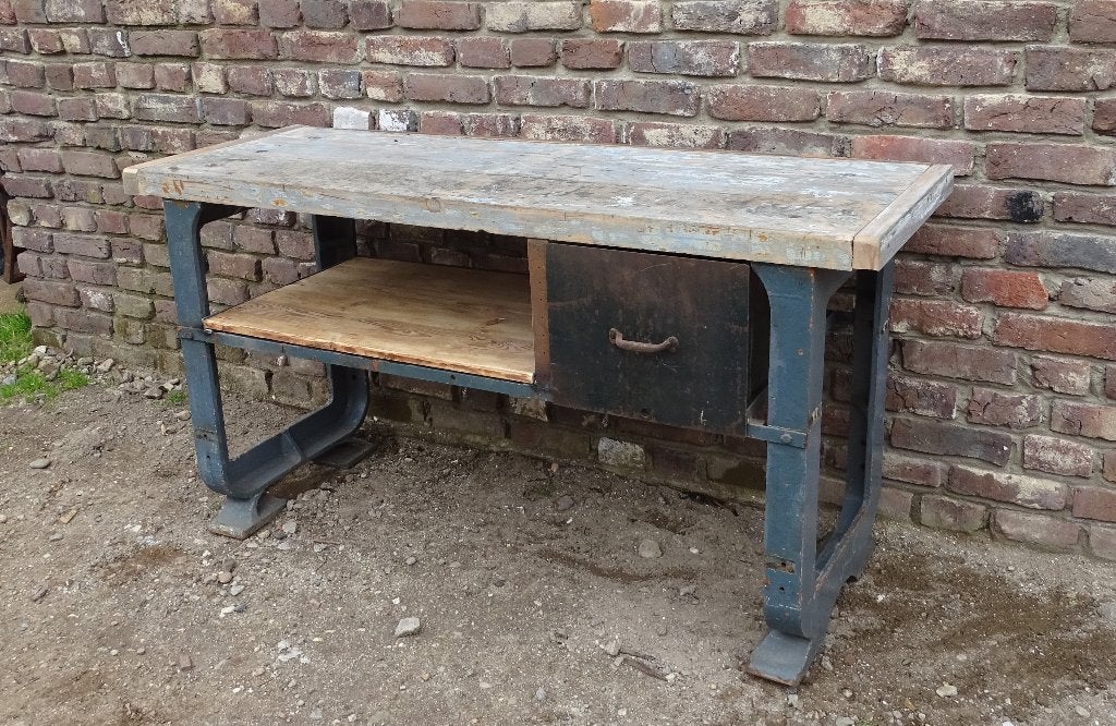 oude werkbank met gietijzeren poten , lade en plateau, Antiek en Kunst, Ophalen