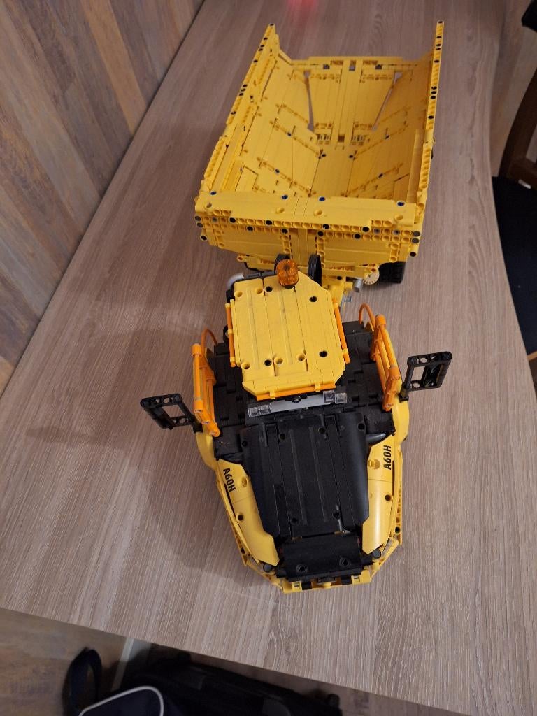 LEGO Technic  Volvo 6x6 truck met kieptrailer, Ophalen, Compleet, Lego, Zo goed als nieuw