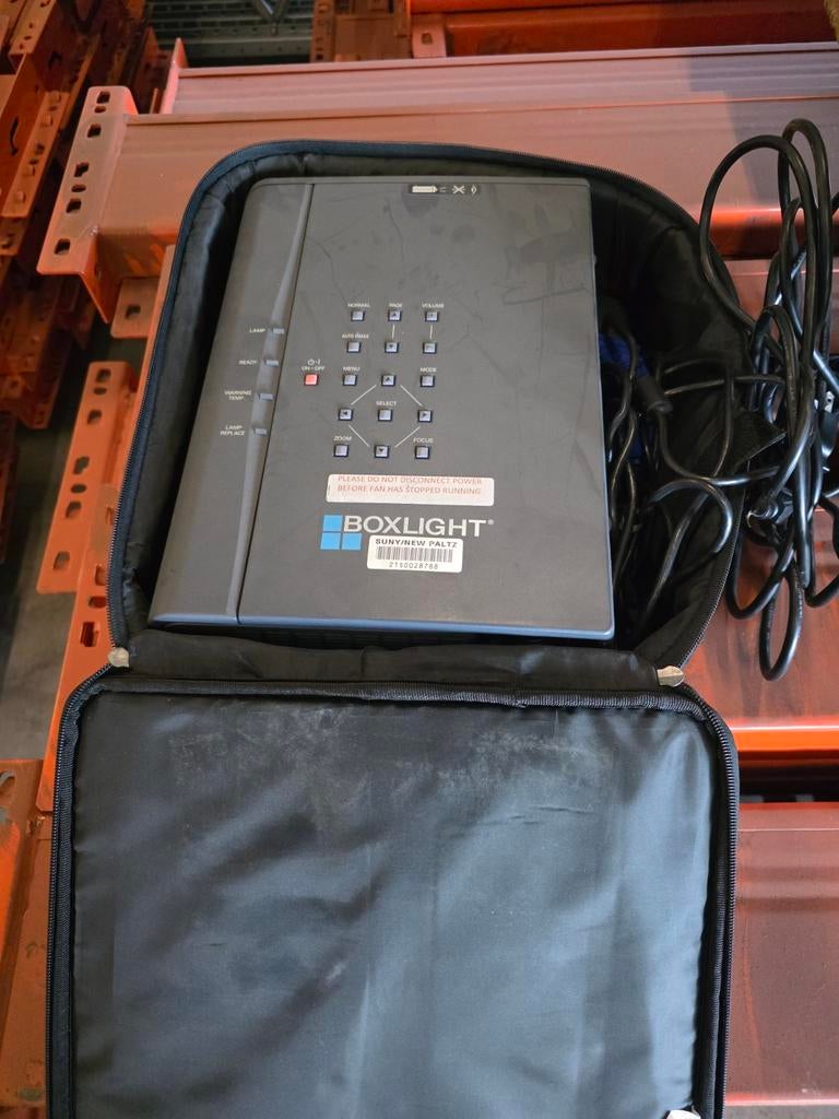 Boxlight Beamer - Ideaal voor presentaties, Audio, Tv en Foto, Beamers, Boxlight, Ophalen of Verzenden, Overige resoluties, Gebruikt