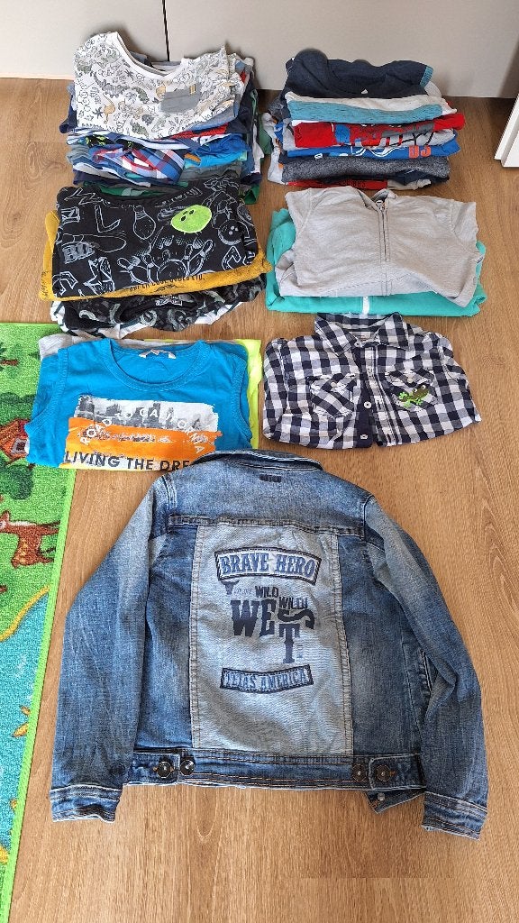 44 stuks kinderkleding in maat 110/116, Kinderen en Baby's, Kinderkleding | Maat 110, Ophalen of Verzenden, Gebruikt, Jongen, Overige typen