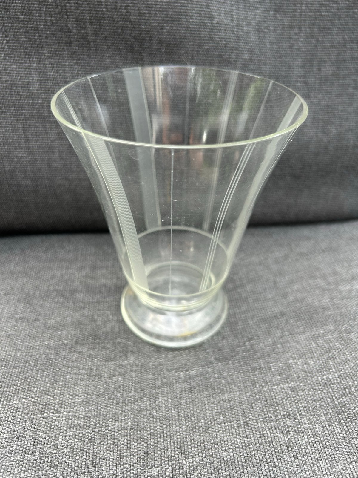 Vintage art deco glas/ kelkglas met geslepen lijnen, Ophalen of Verzenden