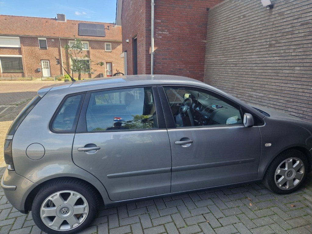 Volkswagen Polo 1.4 55KW 2004 Grijs, Auto's, Voorwielaandrijving, 15 km/l, 40 €/maand, 4 cilinders