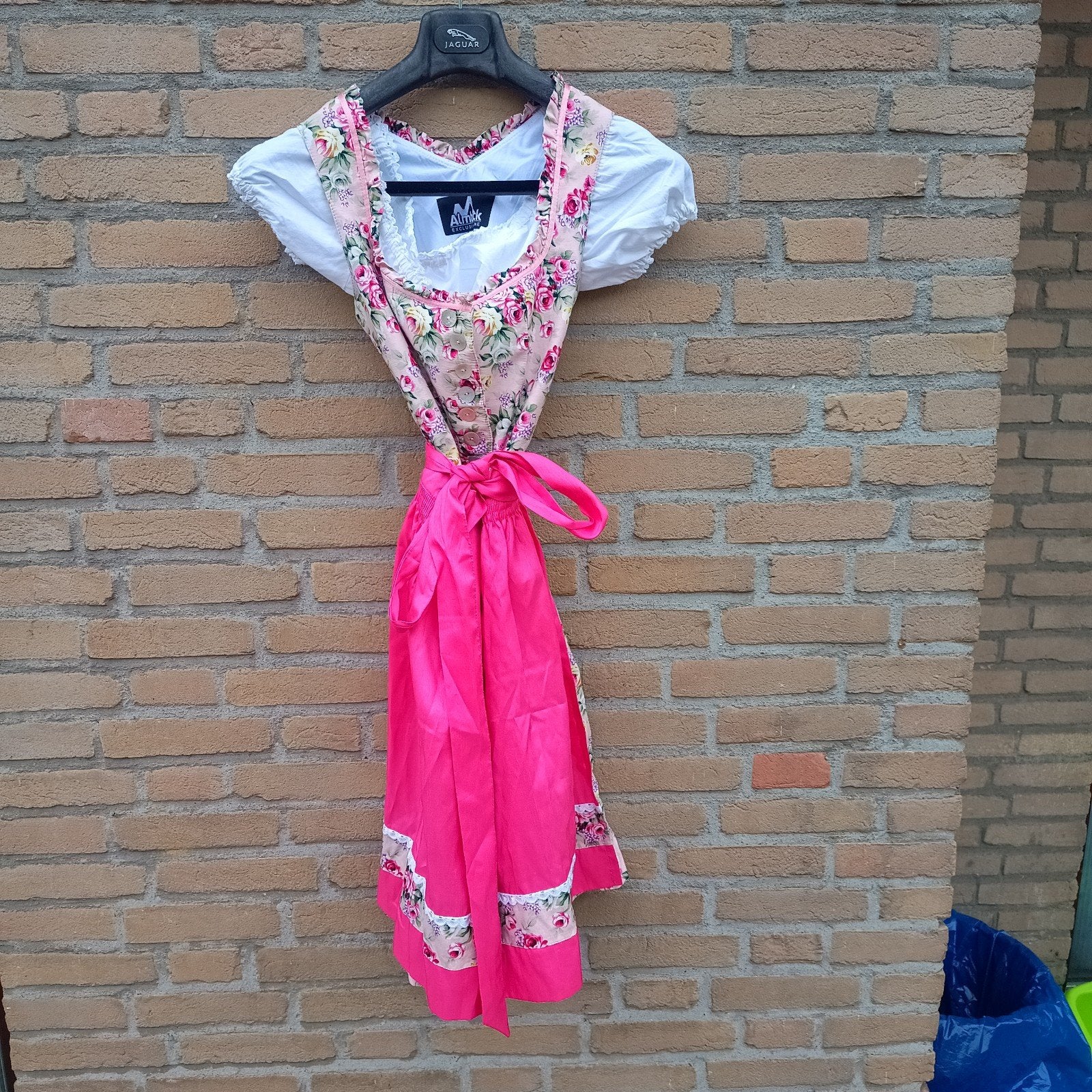 Almbock 38 dirndl set bijpassend schortje en dirndl blouse, Kleding | Dames, Maat 38/40 (M), Ophalen of Verzenden, Almbock, Overige thema's