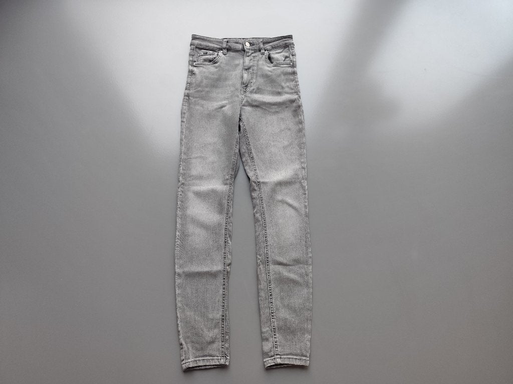 EDC by Esprit spijkerbroek - W27L30 - licht grijs, Ophalen of Verzenden, W28 - W29 (confectie 36), Grijs, Gedragen