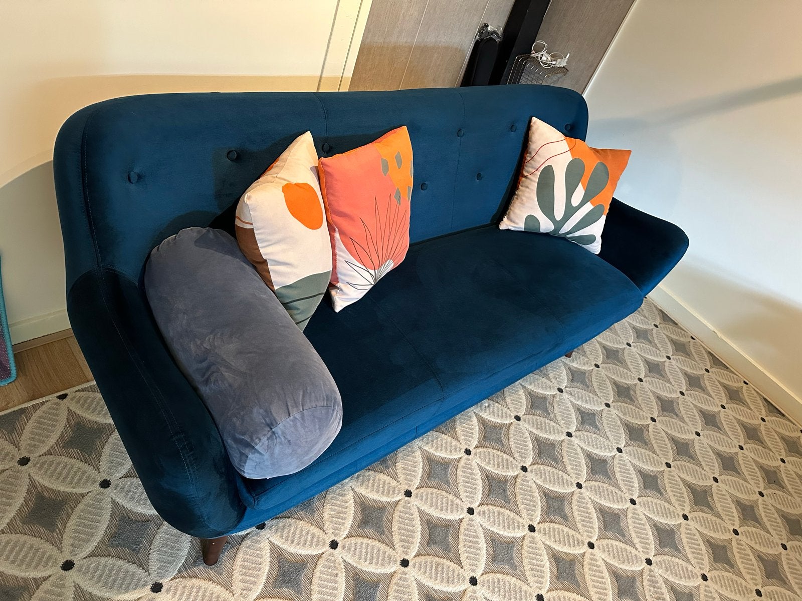 Stijlvolle blauwe fluwelen bank - 2/3-zits, Ophalen, 150 tot 200 cm, Driepersoons, 75 tot 100 cm