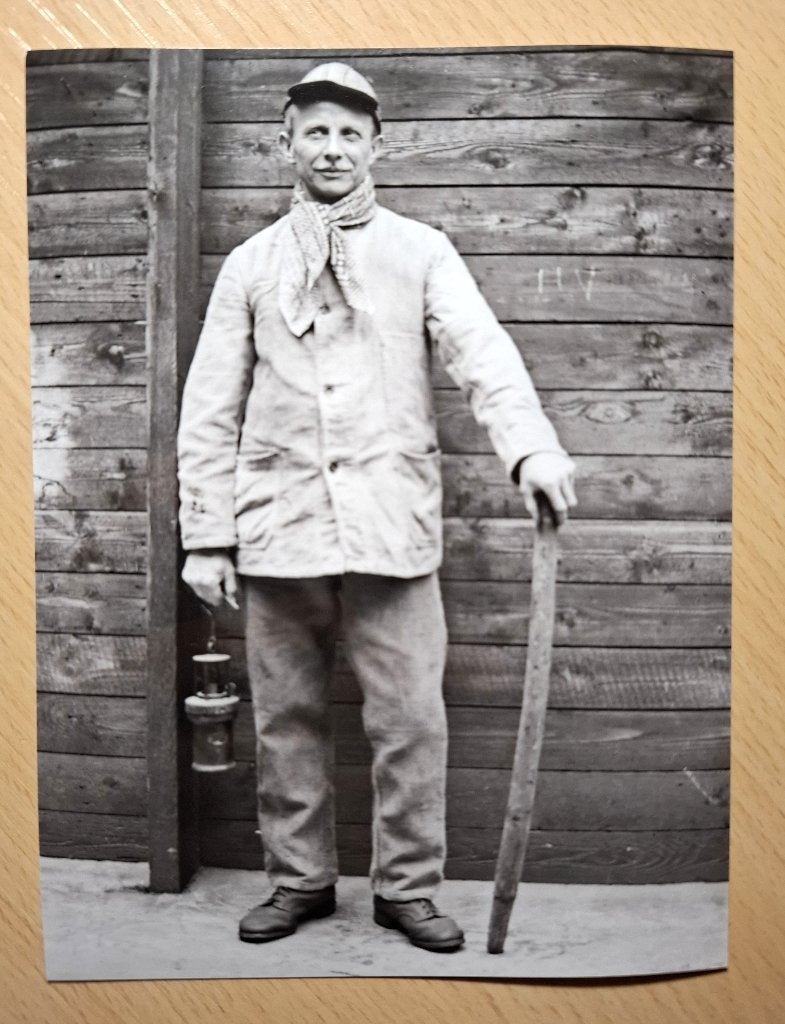 Foto van mijnwerker uit Brunssum rond 1940, Verzenden, Foto, Nieuw, Voor 1940