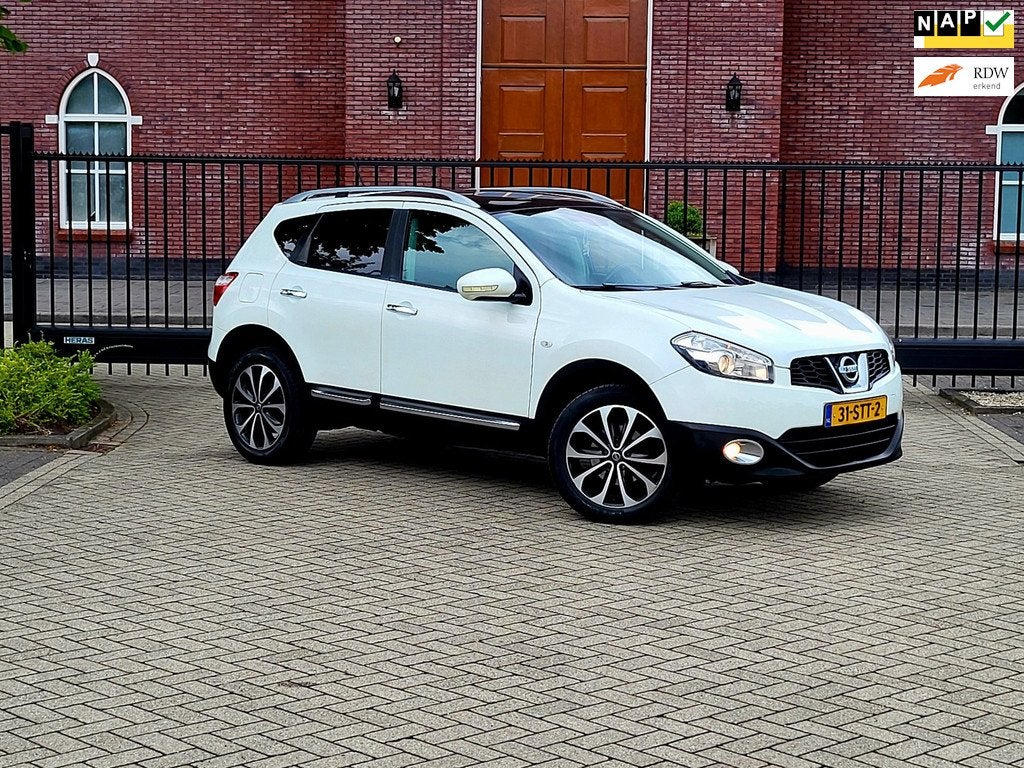Nissan Qashqai 1.6 Connect Edition / Leer / Camera / Pano /, Auto's, Nissan, Voorwielaandrijving, Euro 5, Gebruikt, 1225 kg