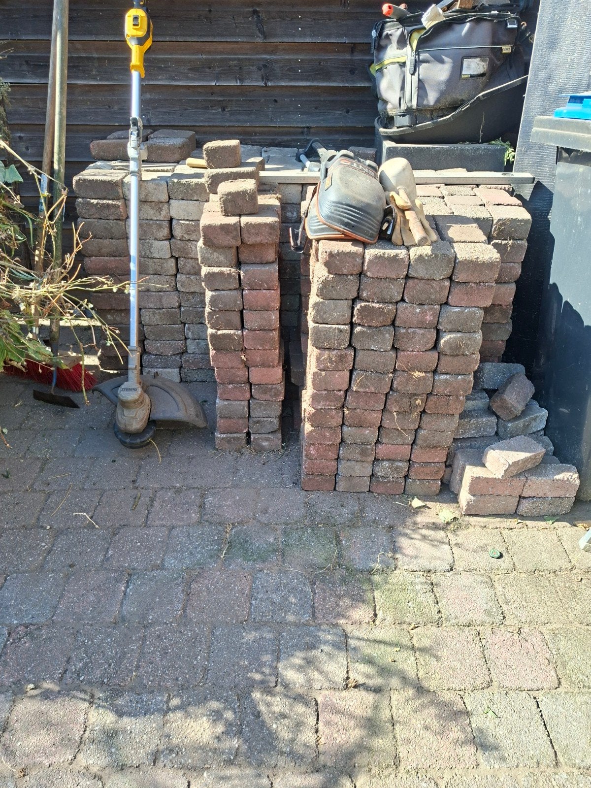 gratis afhalen Klinkers 14x14 en 10x10, Ophalen, Gebruikt, Klinkers, 10 m² of meer