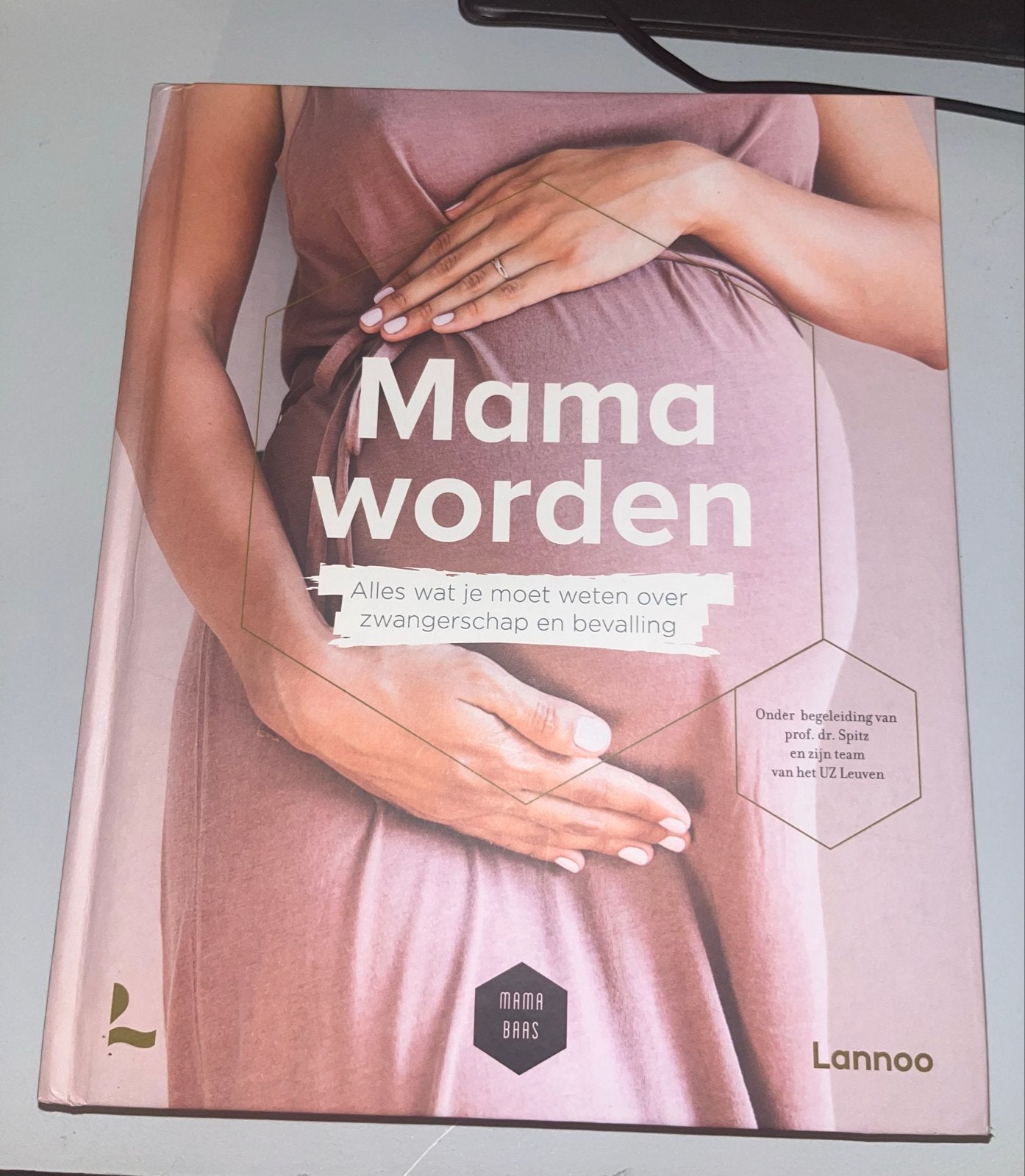 Mama Worden: Alles over zwangerschap en bevalling, Ophalen of Verzenden, Zo goed als nieuw, Zwangerschap en Bevalling