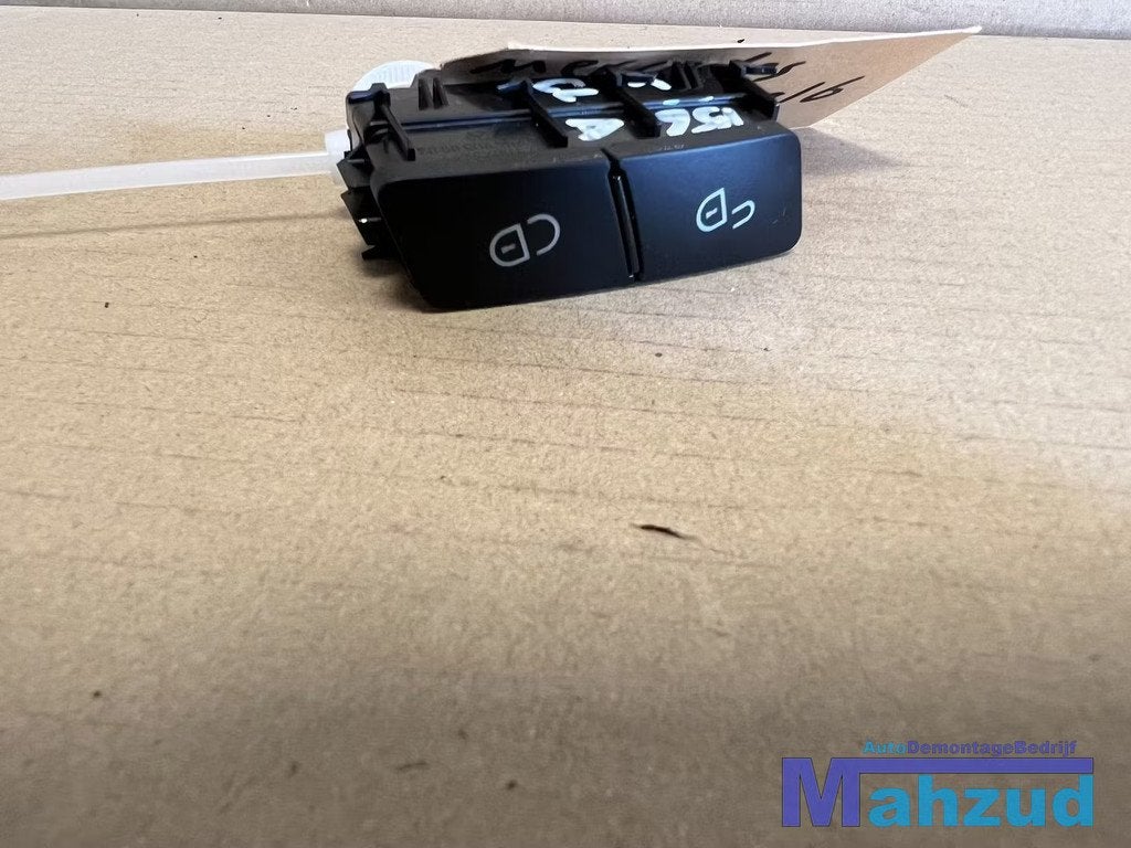 MERCEDES GLA Deur vergrendelings schakelaar A2049058502, Auto-onderdelen, Dashboard en Schakelaars, Gebruikt, Mercedes-Benz AG
