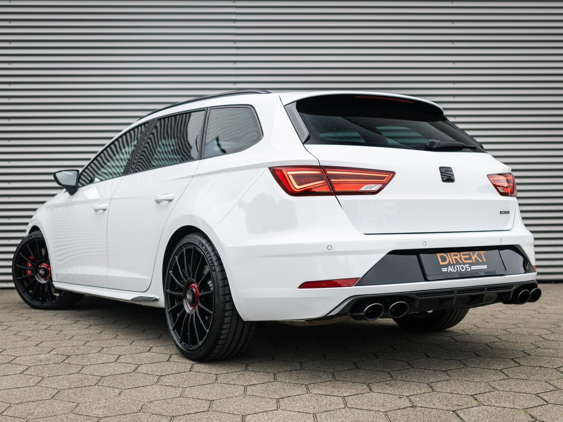 SEAT Leon ST 2.0 TSI CUPRA 4DRIVE CARBON EDITION PANO BREMBO, Auto's, Automaat, Gebruikt, Zwart, 4 cilinders