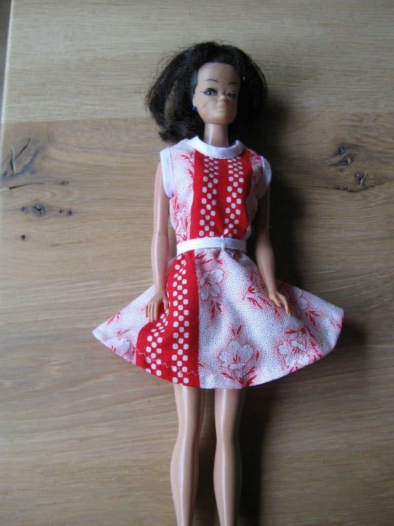 eigen gemaakte poppen kleertjes jurkjes, Ophalen of Verzenden, Nieuw, Barbie