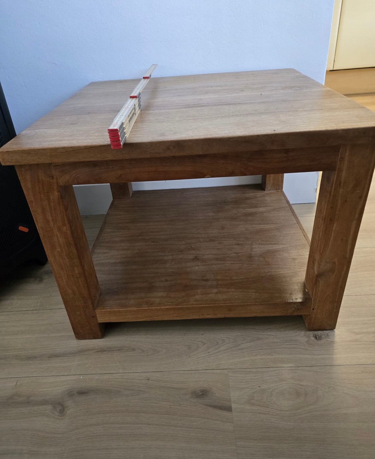 2 x massief teakhouten vierkante bijzettafel /  salontafel, Huis en Inrichting, Ophalen, Zo goed als nieuw, Vierkant, 50 tot 100 cm